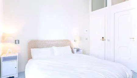 BnB ナポリ 4* ナポリ