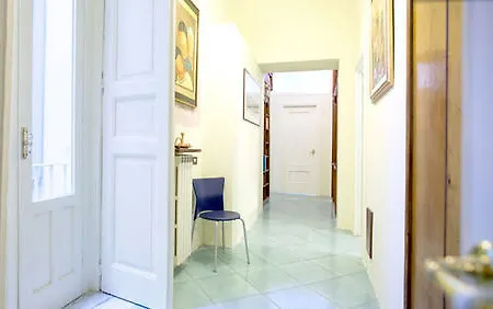 BnB ナポリ 4* ナポリ