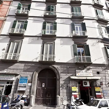 BnB ナポリ 4* ナポリ