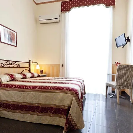 BnB ナポリ 4* ナポリ