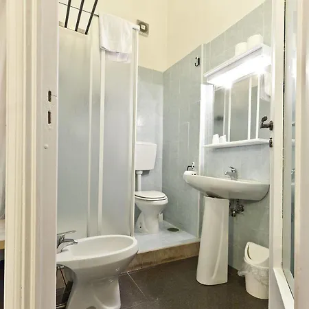 BnB ナポリ 4* ナポリ