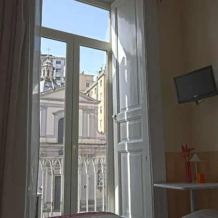 BnB ナポリ ゲストハウス ナポリ